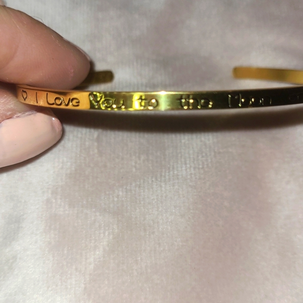 New- "I love you to the moon and back" Gold inspirational Bangle Braclet #99